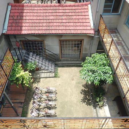 City Hut 1828 Тайнан Екстериор снимка