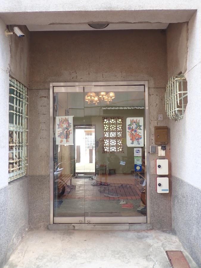 City Hut 1828 Тайнан Екстериор снимка
